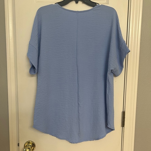 Zenana women’s XL polyester, short sleeved blouse NWOT👚 - Picture 2 of 7